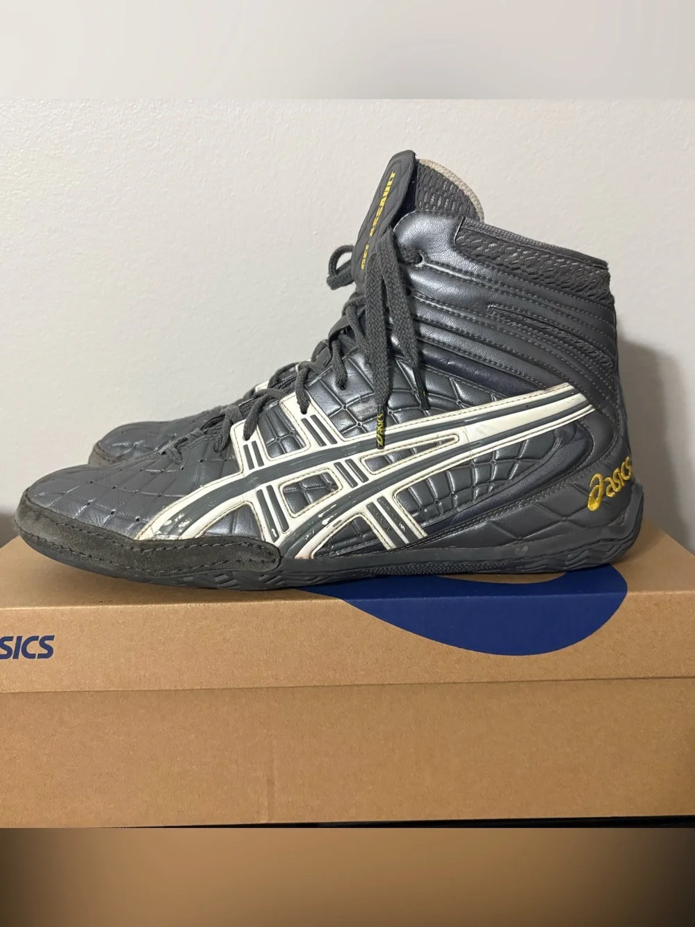 Rare Vintage Asics Gel Assault Wrestling Shoes Size 12 JY502 Gray/White